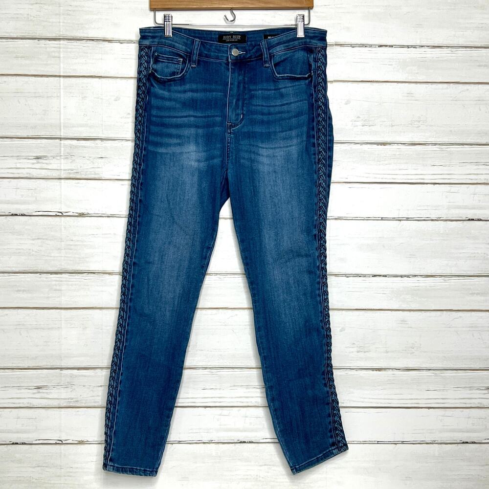 Judy Blue Relaxed Fit Jeans Medium Wash Stretch Denim Braided Size 32 - Picture 2 of 12